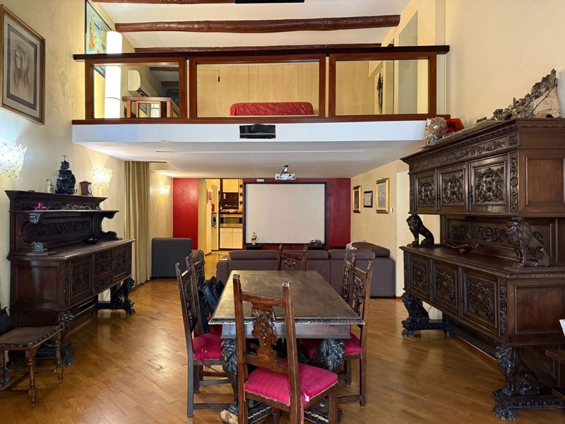 Appartamento in Vendita a Napoli, 520'000€, 145 m²