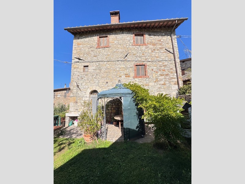 Casa Indipendente in Vendita a Vaiano, 419'000€, 180 m²