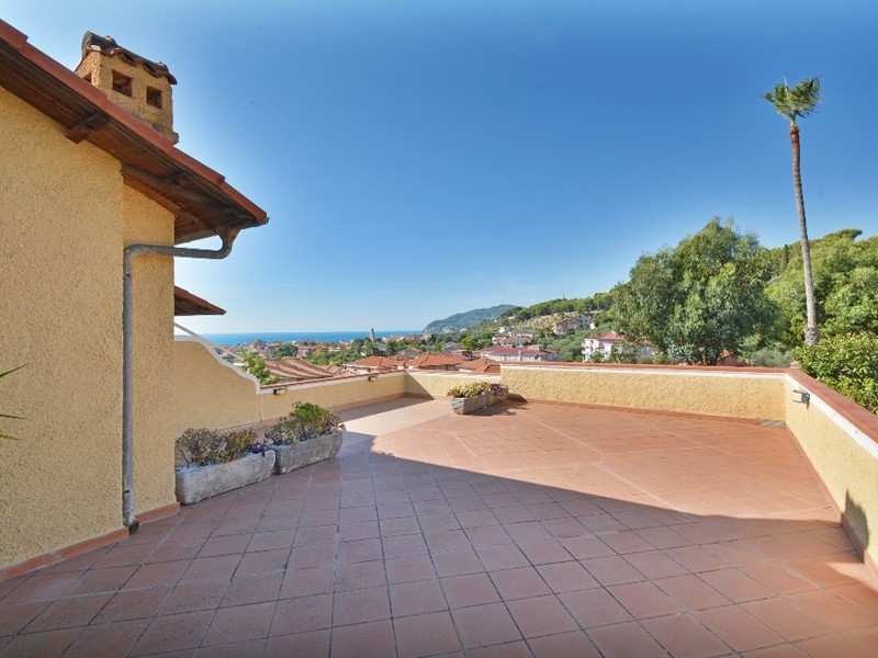 Appartamento in Vendita a San Bartolomeo al Mare, 548'000€, 150 m², arredato