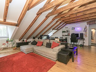 Appartamento in Vendita a Genova, 120'000€, 76 m²