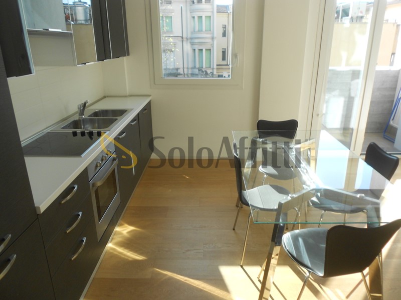 Bilocale in Affitto a Padova, zona Centro storico, 1'100&euro;, 60 m², arredato