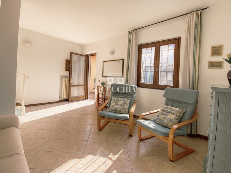 Trilocale in Vendita a Moniga del Garda, 235'000€, 70 m², arredato