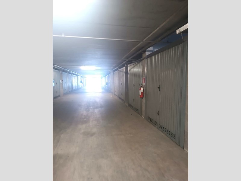 Box in Vendita a Aulla, 18'000€, 32 m²