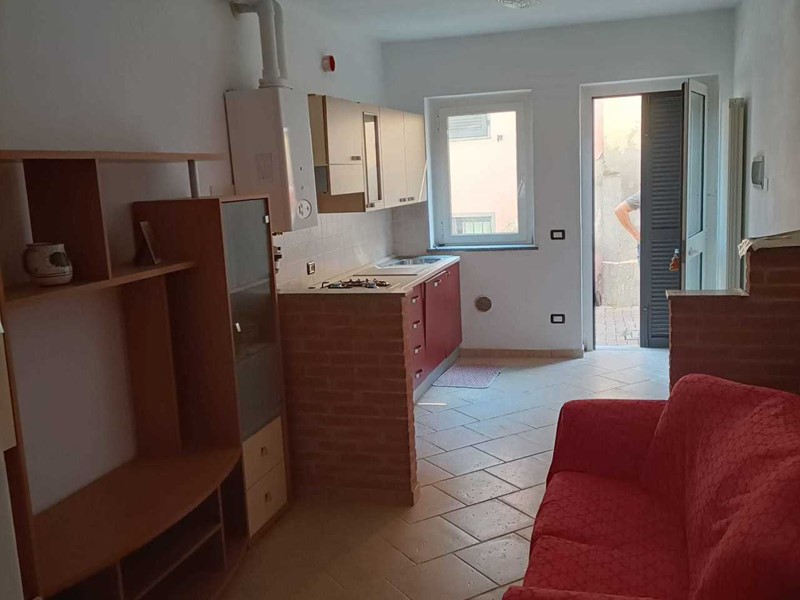 Casa Semi Indipendente in Vendita a Ziano Piacentino, 35'000€, 50 m²