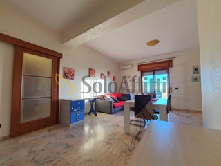 Bilocale in Affitto a Catanzaro, zona Rione De Filippis, 400&euro;, 70 m², arredato