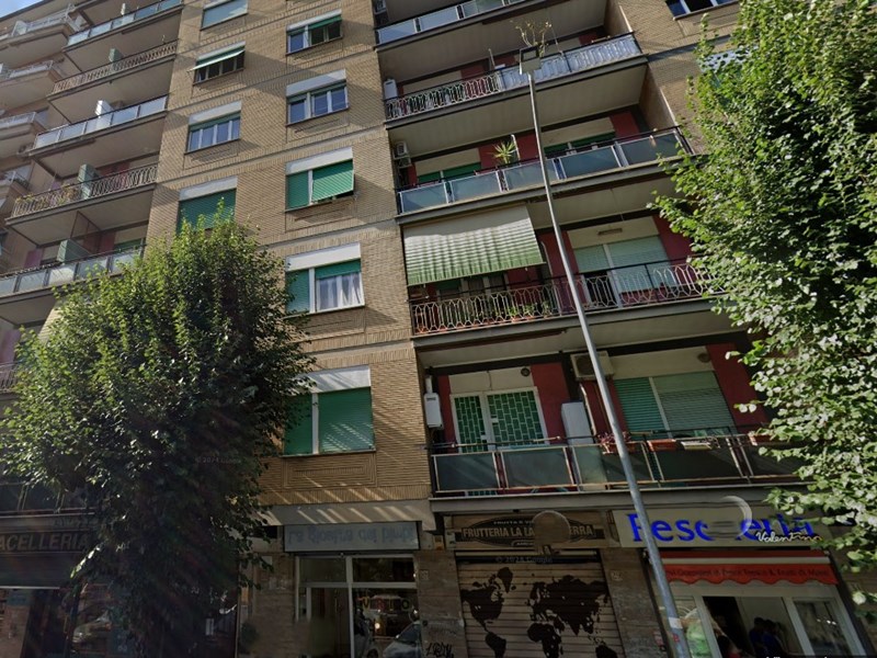 Immobile commerciale in Vendita a Roma, zona Pigneto, 190'000&euro;, 53 m²