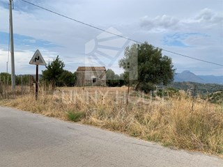 Magazzino in Vendita a Collesano, zona Contrada Ogliastro, 55'000€, 65 m²