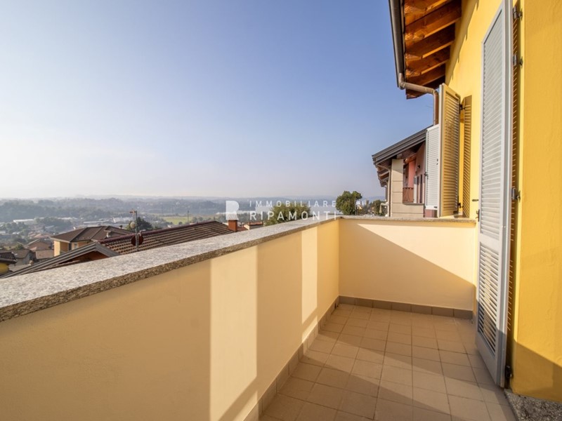 Trilocale in Vendita a Cesana Brianza, 210'000€, 95 m²