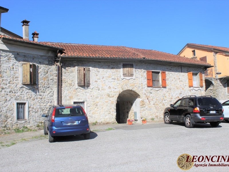 Casale in Vendita a Tresana, 120'000€, 150 m²