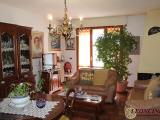 Quadrilocale in Vendita a Villafranca in Lunigiana, 85'000€, 85 m²