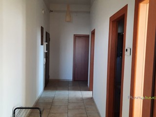 Ufficio in Affitto a Brindisi, 700€, 100 m²