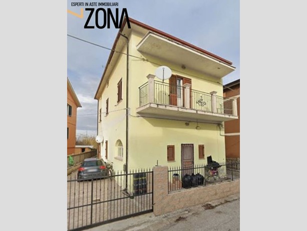 Quadrilocale in Vendita a Giulianova, 52'207€, 150 m²