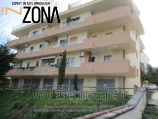 Quadrilocale in Vendita a Pianella, 103'500€, 224 m²