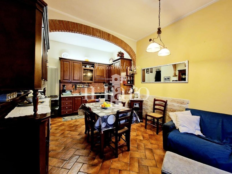 Casa Indipendente in Vendita a Signa, zona San Mauro a Signa, 220'000€, 115 m²