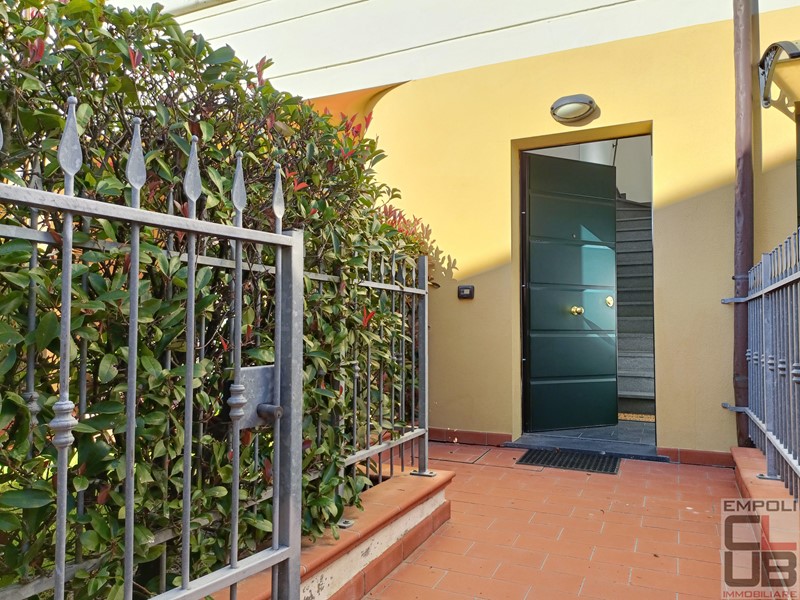 Trilocale in Vendita a Cerreto Guidi, 145'000€, 65 m², con Box