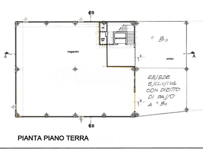 Capannone in Vendita a Capannori, 380'000€, 470 m²