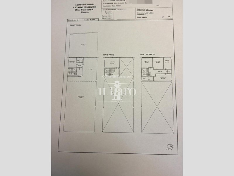 Capannone in Vendita a Campi Bisenzio, 650'000€, 440 m²
