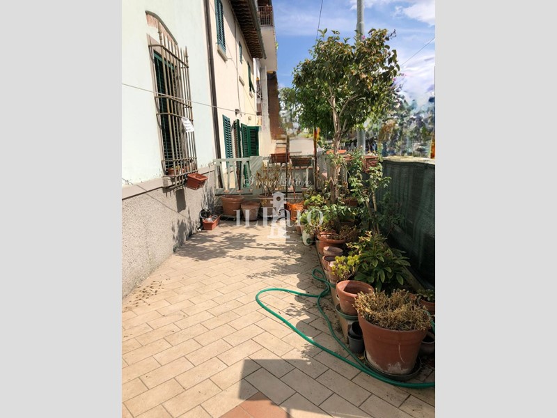Casa Indipendente in Vendita a Campi Bisenzio, zona Sant'Angelo a Lecore, 279'000€, 187 m²