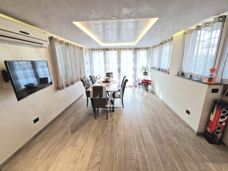 Casa Indipendente in Vendita a Signa, zona San Mauro a Signa, 850'000€, 287 m²