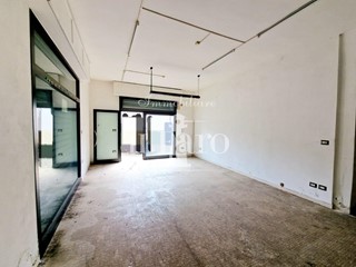 Negozio in Vendita a Prato, zona San Giorgio a Colonica, 91'000€, 71 m²
