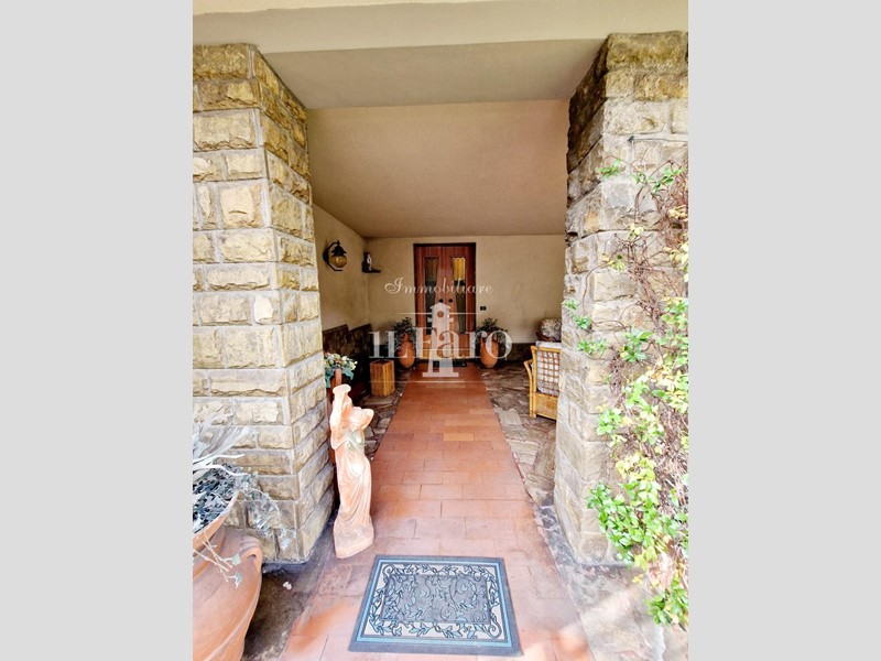 Villetta a schiera in Vendita a Sesto Fiorentino, 790'000€, 255 m², arredato, con Box