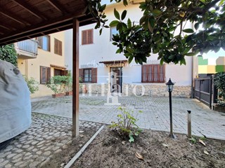 Casa Indipendente in Vendita a Campi Bisenzio, zona San Donnino, 398'000€, 170 m²