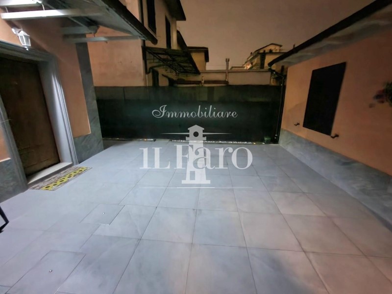 Casa Indipendente in Vendita a Campi Bisenzio, 599'000€, 220 m²