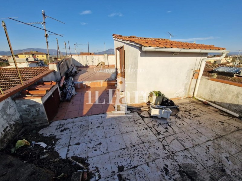 Casa Indipendente in Vendita a Signa, zona San Mauro a Signa, 270'000€, 160 m²