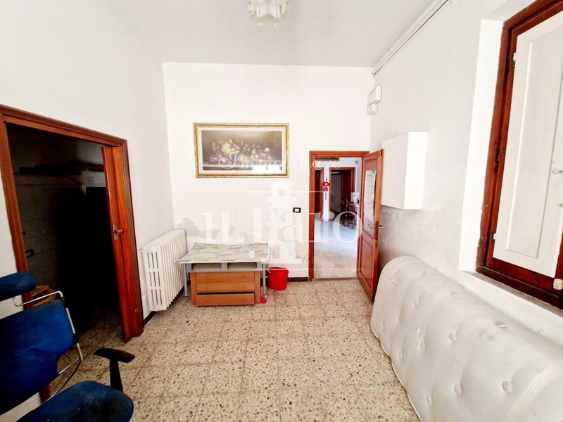 Casa Indipendente in Vendita a Campi Bisenzio, zona San Donnino, 380'000€, 186 m²