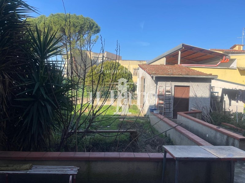 Casa Indipendente in Vendita a Campi Bisenzio, 295'000€, 150 m²