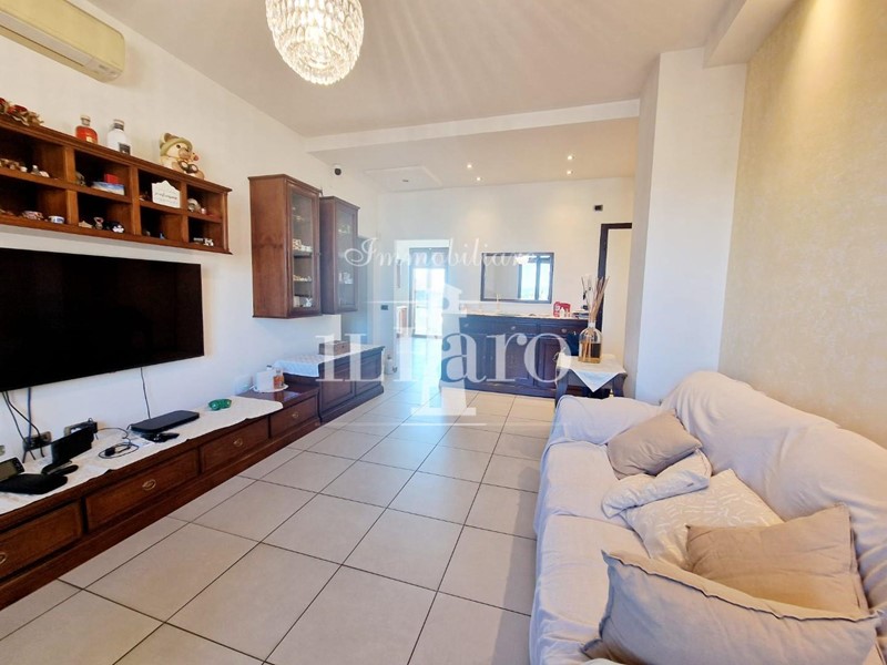 Appartamento in Vendita a Campi Bisenzio, 319'000€, 111 m²