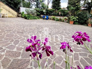 Casa Indipendente in Vendita a Calenzano, 615'000€, 280 m², con Box