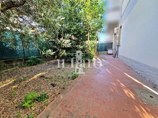 Appartamento in Vendita a Campi Bisenzio, zona San Lorenzo, 290'000€, 120 m², con Box