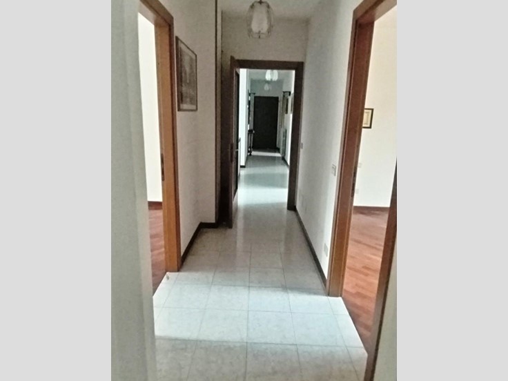 Appartamento in Vendita a Massa, 320'000€, 130 m², con Box