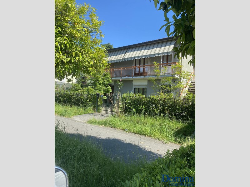 Appartamento in Vendita a Massa, 249'000€, 115 m², arredato, con Box