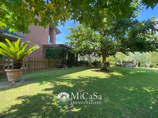 Casa Semi Indipendente in Vendita a Calci, 579'000€, 300 m²