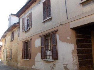 Appartamento in Vendita a Trezzo sull'Adda, 27'000€, 71 m²