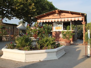 Attività commerciale in Vendita a Pisa, zona Marina di Pisa, 5'000'000€, 530000 m²