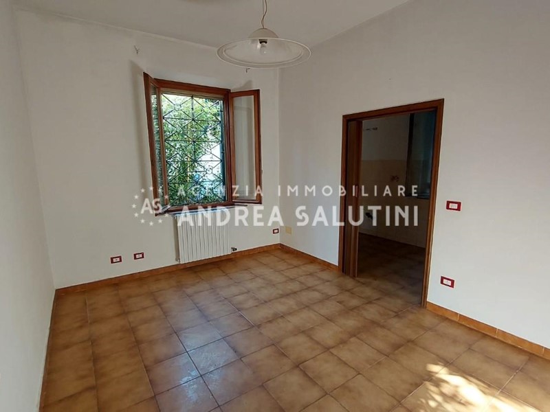 Villa bifamiliare in Vendita a Pontedera, zona La Rotta, 135'000€, 90 m², arredato, con Box