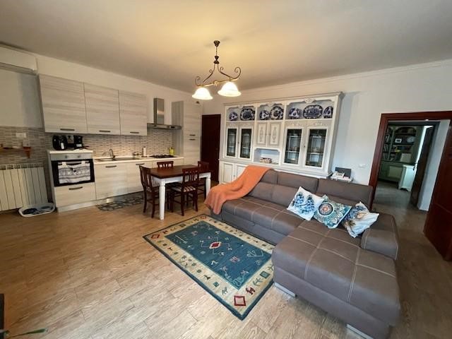 Casa Indipendente in Vendita a Vicopisano, zona Uliveto Terme, 280'000€, 180 m²