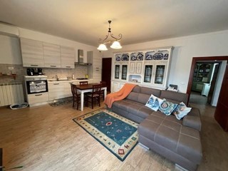 Casa Indipendente in Vendita a Vicopisano, zona Uliveto Terme, 280'000€, 180 m²