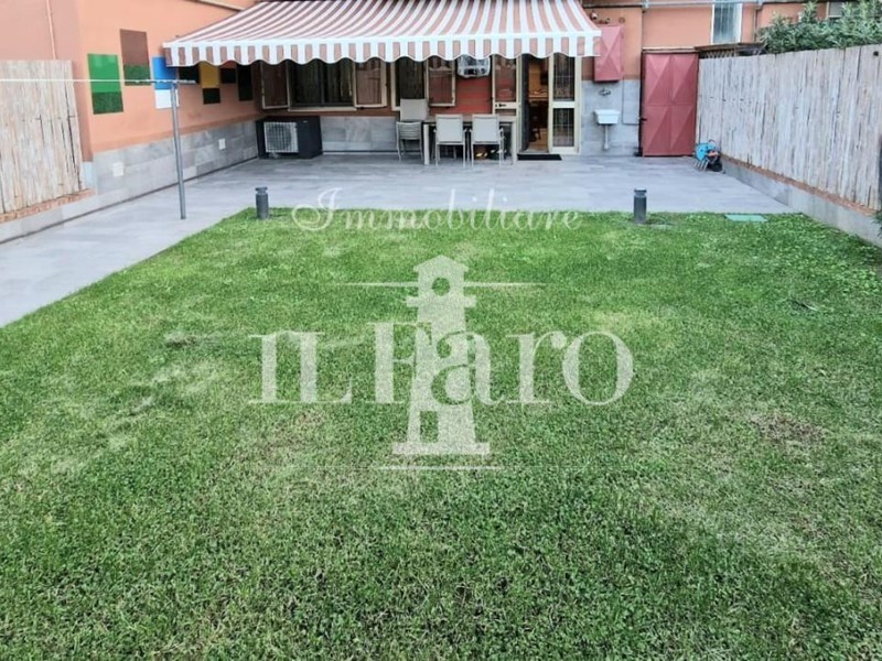 Quadrilocale in Vendita a Campi Bisenzio, 340'000€, 81 m², con Box