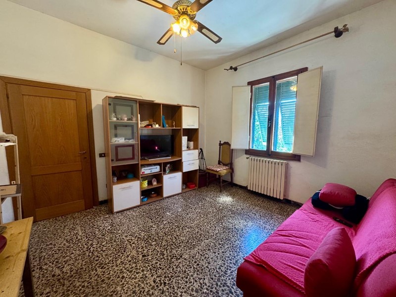 Quadrilocale in Vendita a Empoli, 138'000€, 105 m², arredato