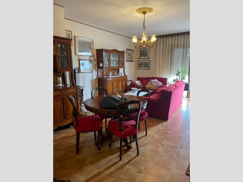 Appartamento in Vendita a Carrara, zona Marina di Carrara, 320'000€, 130 m², arredato, con Box