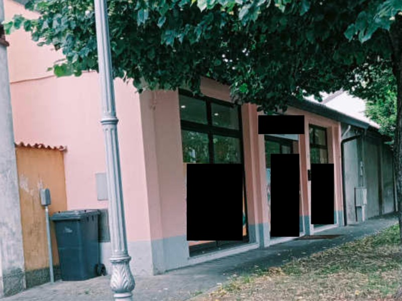 Negozio in Vendita a Dairago, 77'760€, 163 m²