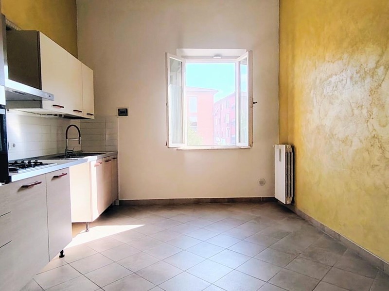 Trilocale in Vendita a Pontedera, 125'000€, 90 m², arredato
