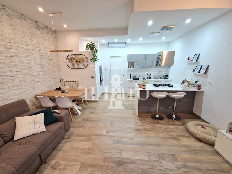 Bilocale in Vendita a Campi Bisenzio, zona San Lorenzo, 190'000€, 65 m², arredato