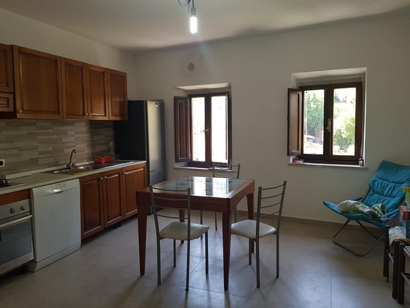 Appartamento in Vendita a Calci, 189'000€, 200 m²