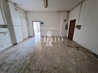 Negozio in Vendita a Signa, zona San Mauro a Signa, 140'000€, 80 m²