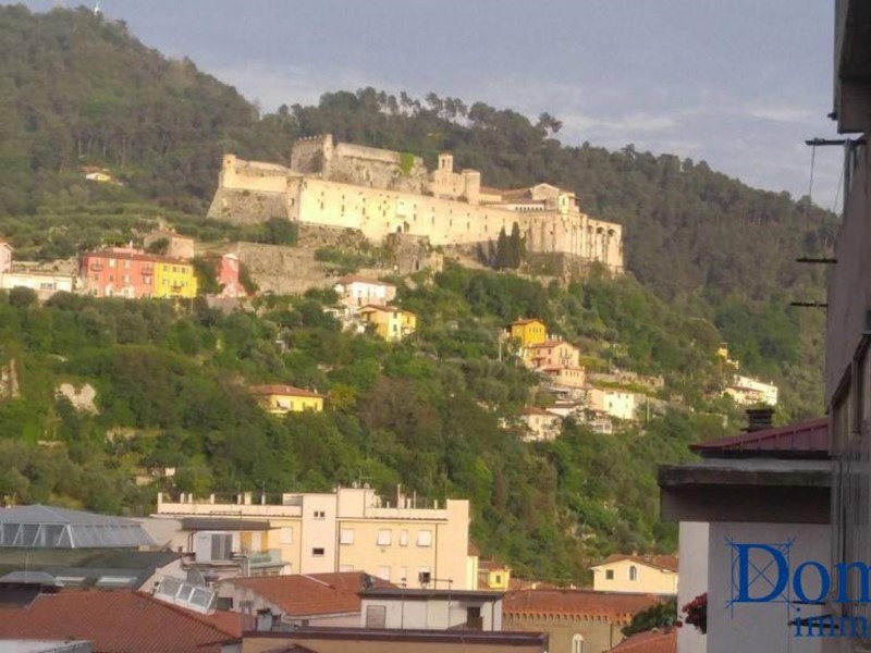 Appartamento in Vendita a Massa, 220'000€, 105 m²